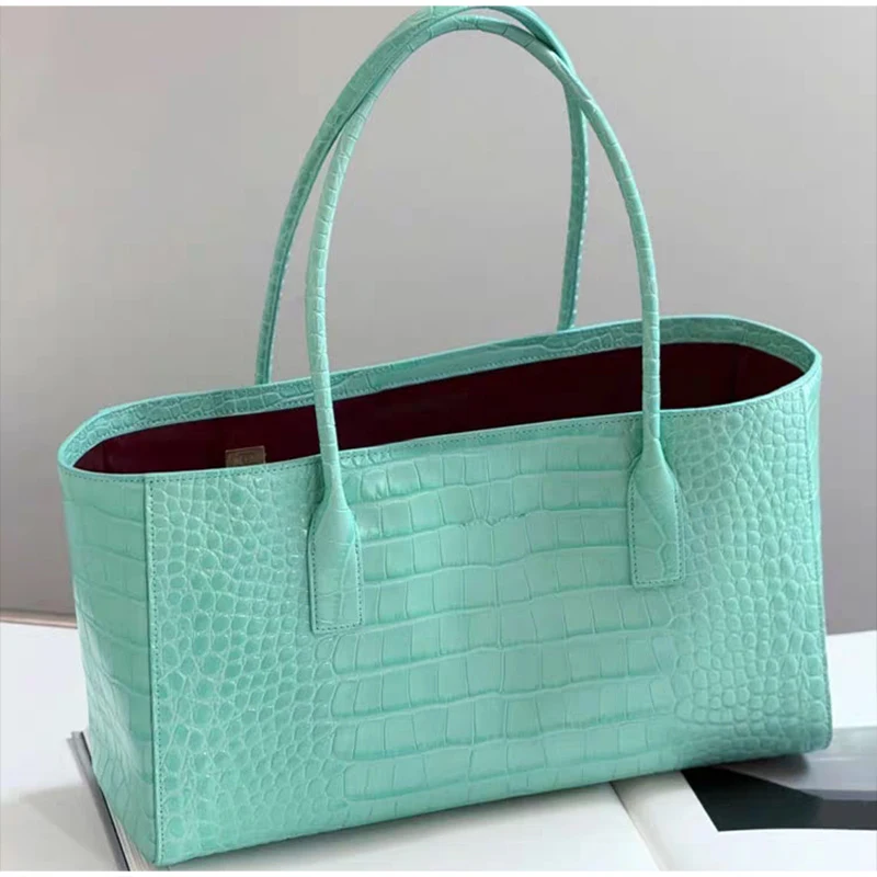 Crocodile Grain Embossed Top H - огляд і ціна Luxury Bags Coach
