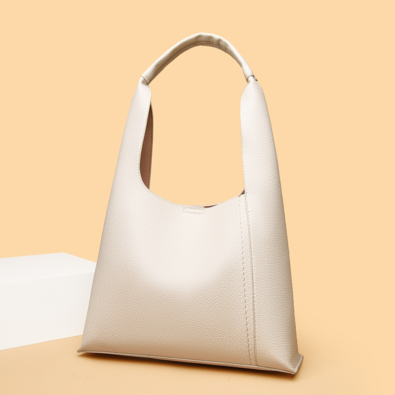 Limited Edition Hobo Tote Bags - огляд і ціна Luxury Bags Limited Edition