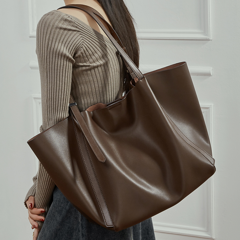 Burminsa Vintage Cow Genuine L - огляд і ціна Luxury Bags Coach
