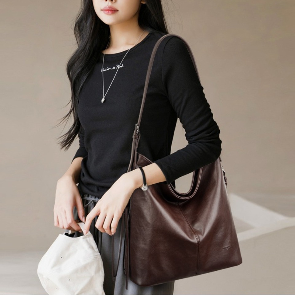 Limited Edition Hobo Tote Bags - огляд і ціна Luxury Bags Limited Edition